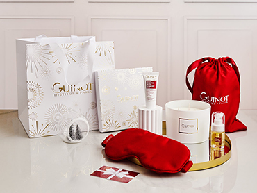 Spoil Loved Ones... Or Yourself,
FREE GIFT with £150 Gift Voucher